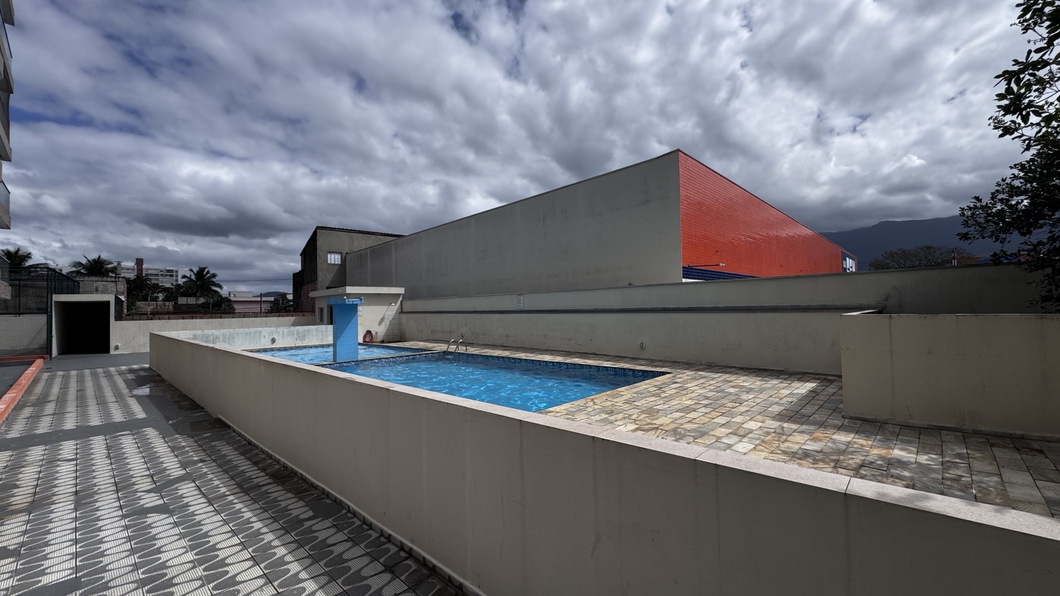 Apartamento com 3 dormitórios, varanda gourmet e vista para o mar à venda no Centro