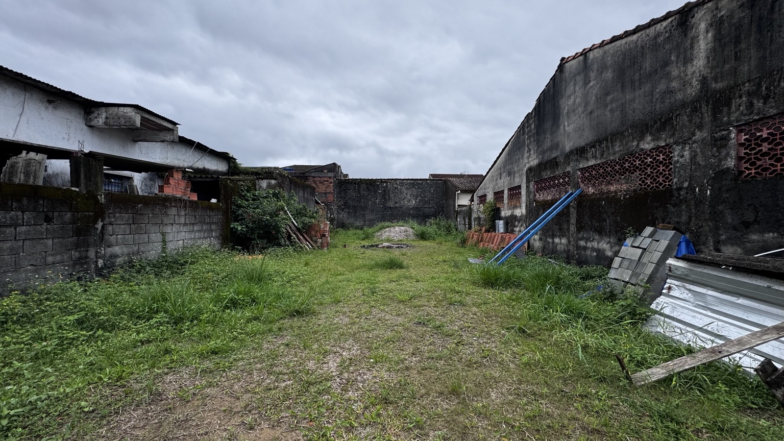 Terreno de 300 m² pronto para construir à venda na Vista Linda